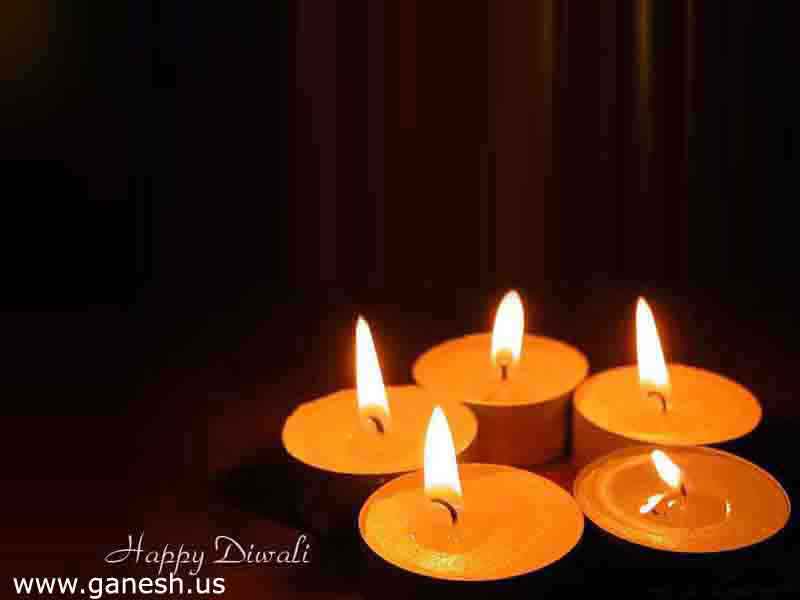 Diwali Diyas Photos / Pictures